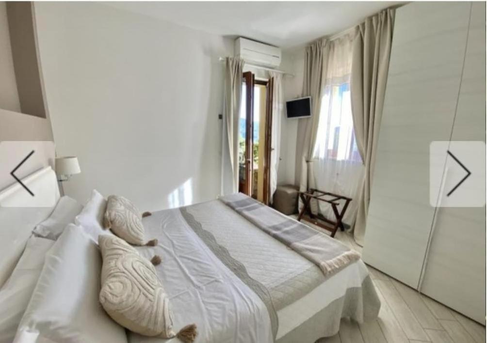 Residenza Le Camelie Apartment ออกเจบบิโอ ภายนอก รูปภาพ