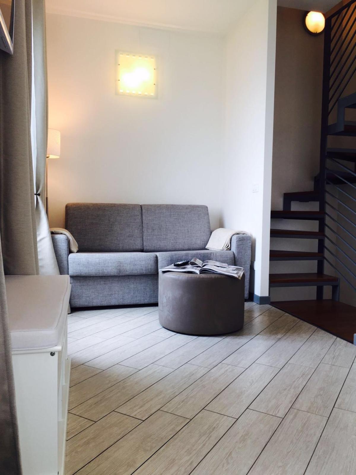 Residenza Le Camelie Apartment ออกเจบบิโอ ภายนอก รูปภาพ